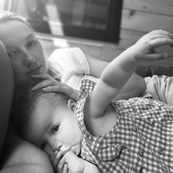 Meet your Posher, Laura - Picture 1 of 1